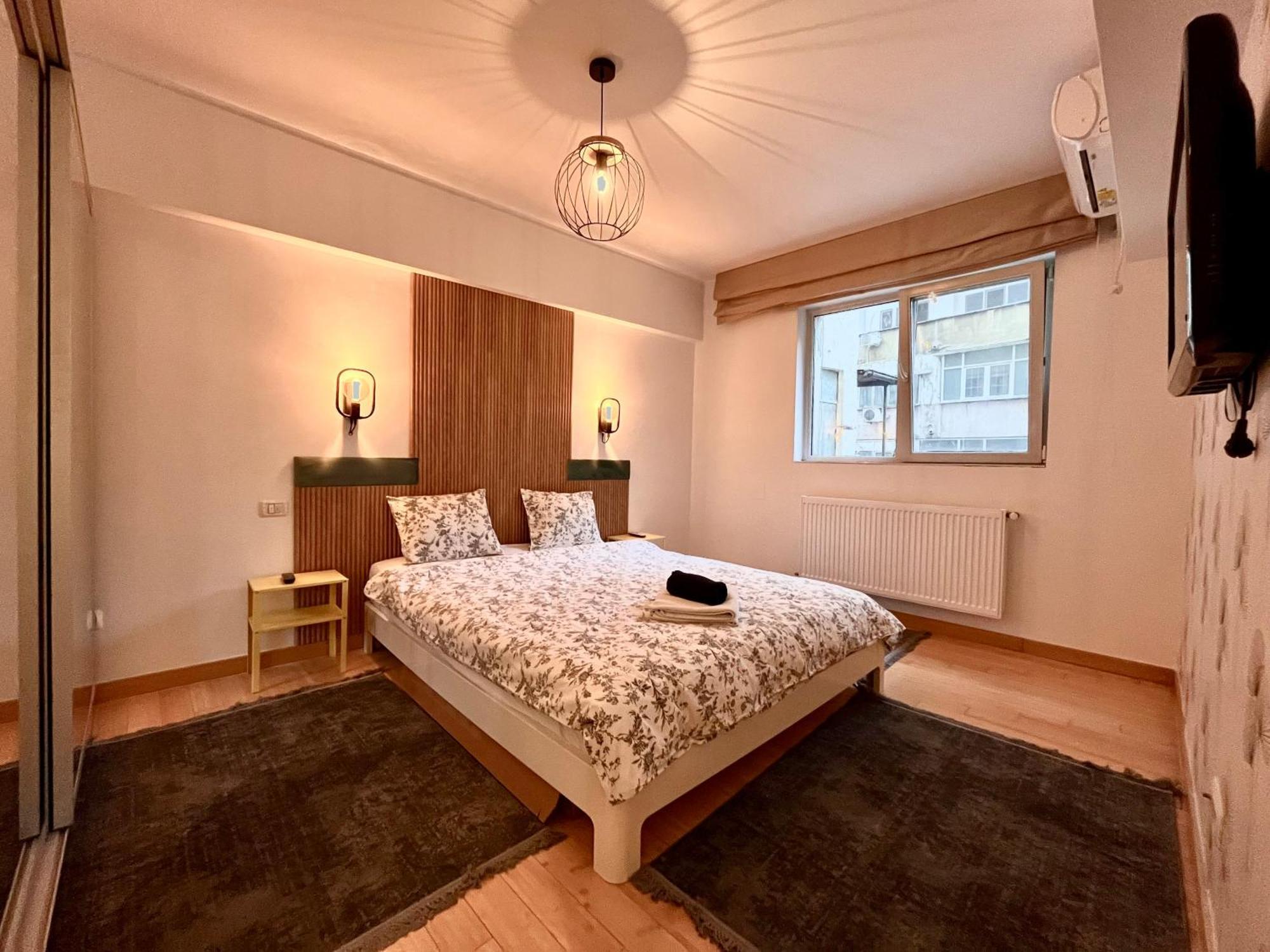 Cozy Apartment With Balcony บูคาเรสต์ ภายนอก รูปภาพ